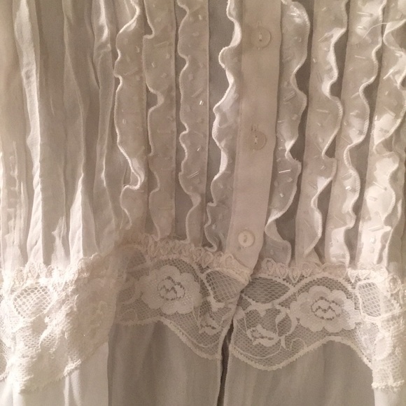 White Ruffled Button Up - Picture 4 of 4